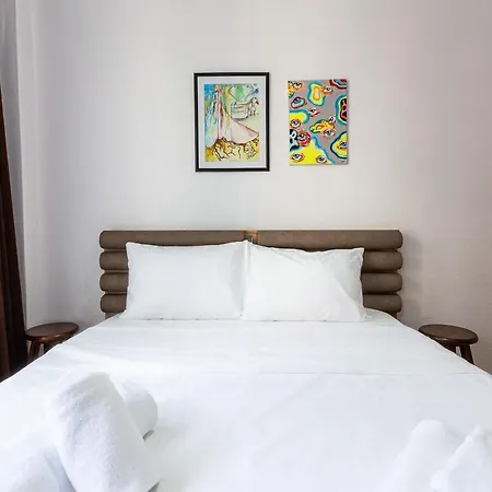 Central And Vibrant Flat In Besiktas